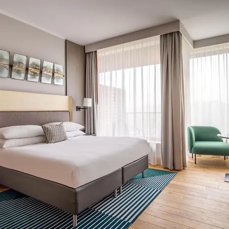 Marriott & מלון סופוט