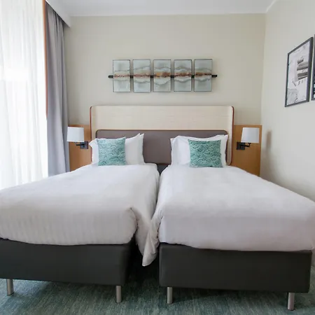 Marriott & מלון סופוט