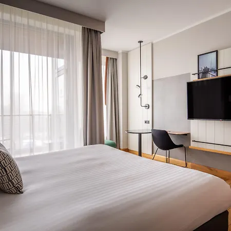 Marriott & מלון סופוט